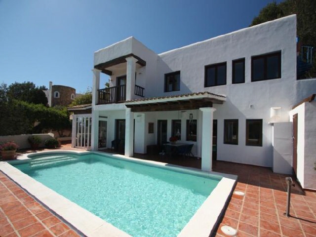 Casa en Cala Llonga para vender