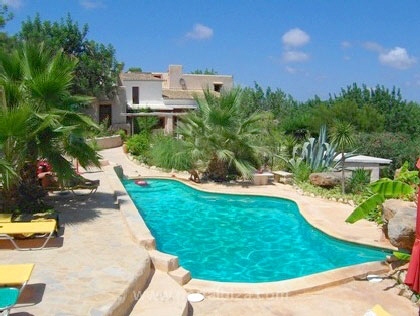 Finca en Cala Llonga para vender