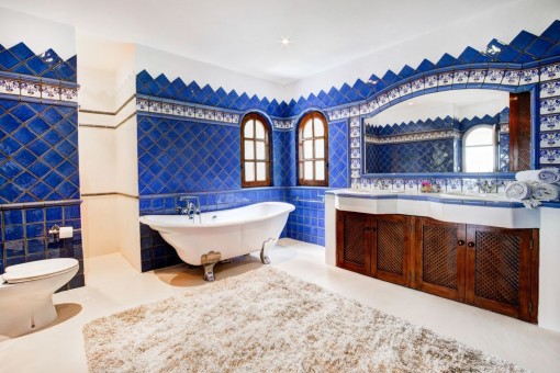 Baño elegante de la finca